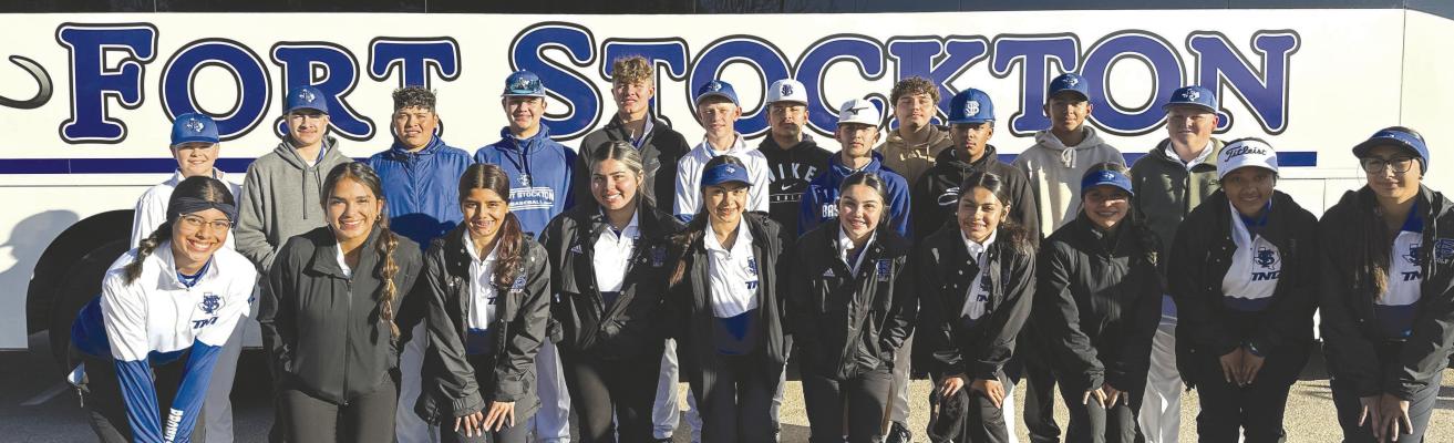 Golf Team Shines at District Play