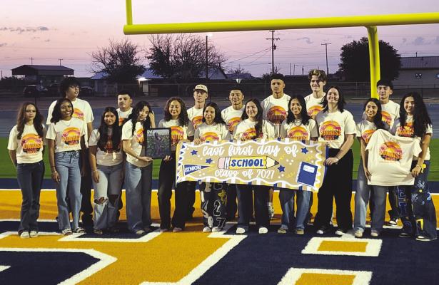 Senior class of 2027, gather for “Senior Sunrise” upon the first day of school on Wednesday, August 12th at Buena Vista, Imperial, Texas. Courtesy Photo by Emilie Feyry-Natividad.