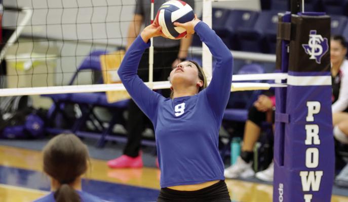 Buena Vista’s Ashlyn Acosta sets the ball for the Lady Longhorns during last week’s Comanche Classic in Fort Stockton. Photo by Shawn Yorks