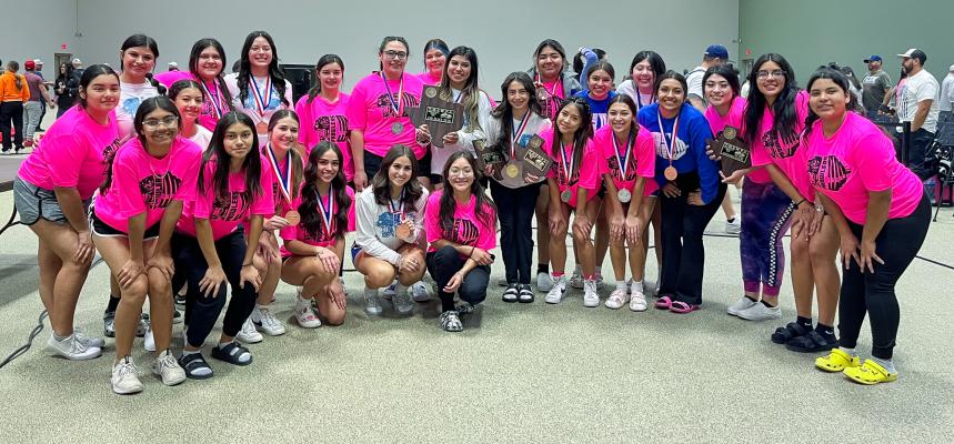 The Fort Stockton Prowlers powerlifting team competed at the regional powerlifting meet on March 4 in Monahans and amassed 43 team points, earning the Prowlers second place. Rosa Hernandez was named outstanding lifter and was also awarded the meet’s outstanding deadlifter en route to earning an individual gold medal for the Prowlers in the 97-poound weight class. Yadira Hernandez, a threetime state qualifier, placed first in her weight class to earn the Prowlers another seven points. Belle Urbano, Beverly B