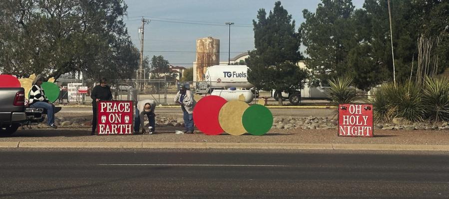 With the support of local businesses Fort Stockton EDC and Fort Stockton Chamber of Commerce were able to add holiday decorations to this year. Special thanks to the City of Fort Stockton crews that helped with all installations.