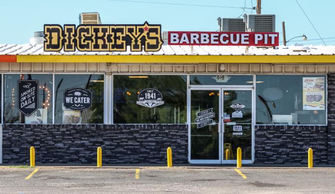 Dickey’s Barbecue at 409 West Dickinson now offers Wing Boss Online. Photo by Shawn Yorks