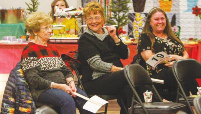 Xi Leta Lambda Holiday Auction