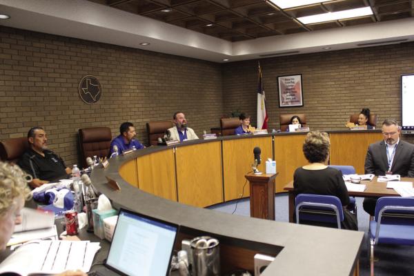 The Fort Stockton Independant School District met for its regular school board meeting on Monday evening.