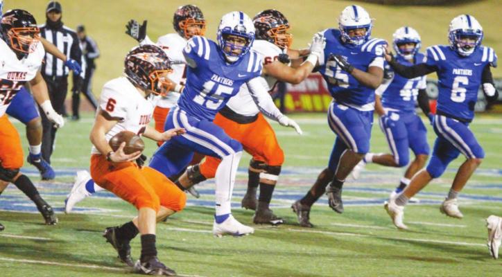 Fort Stockton junior defensive lineman Zane Hodges (15) tracks down Dumas’ quarterback Brayden Boggs on Friday at Lowrey Field in Lubbock. Photos by Nathan Heuer