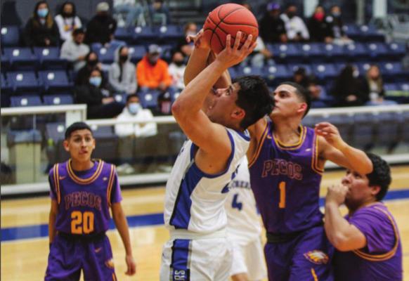 Eagles rally late to get past Panthers