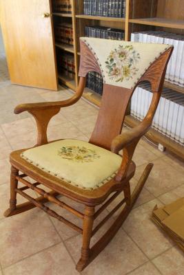 A bedroom suite that was originally in the Rollins-Sibley House from 1926 to 1928; a Singer treadle sewing machine made in 1910 and used by John Rollins’ grandmother to make clothes for her family; and a rocking chair were donated by John Rollins and his wife, Dr. Dee Rollins, who traveled to Fort Stockton to make the donations on April 6.