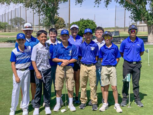 The Fort Stockton Middle School golf team hosted their home tourney at Desert Pines Golf Course on April 30. Rylee Muniz led the Panthers by placing sixth in the boy’s division and Paige Boon placed ninth in the girl’s division. Pictured front row, left to right: Brayde Barragan, Damian Gonzalez, Esai Ramos, Emiliano Robles, Cody Young, Aaden Ibarra. Back row: Rylee Muniz, Kenneth Losoya, Madelyn Gomez, Orlando Gomez. Courtesy Photo