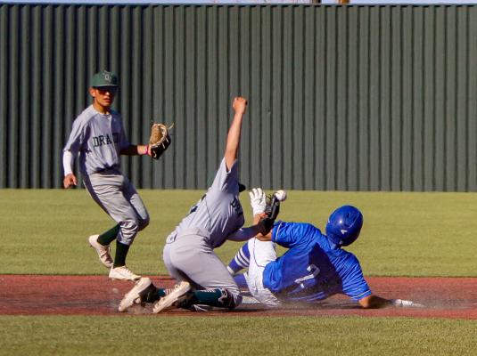 Fort Stockton Felipe Sotelo (2) successfully steals second base, distributing the tag of the Da Vinci second baseman during Tuesday’s homestand. Photo by Nathan Heuer