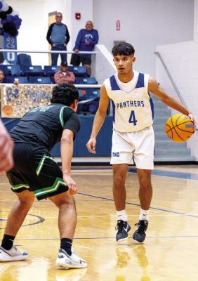 Diego Ronquillo was named to the Texas Association of Basketball Coaches All-Region Team, earning one of the state’s most prestigious honors reserved for a select group of high school players. Photo by Karen Villanueva, Tumbleweed+