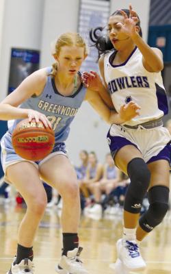 Thia Wislar (1) applies defensive pressure to Greenwood’s Kobi Strickland, Friday in Fort Stockton. Photos by Shawn Yorks