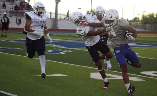 Fort Stockton’s #14 Jeremiah Gonzales makes a play with the ball during the Panthers’ opening scrimmage of the 2025 season against Mountain View. The Panthers went on to secure a 14-0 victory in El Paso. Story on page 6. Photo by Nacho Ramirez via Tumbleweed+