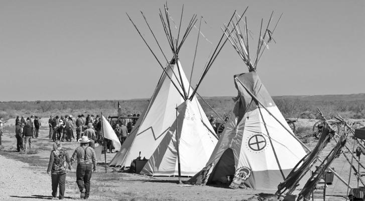 Horsehead Crossing hosts