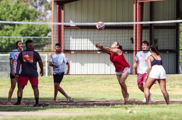 A sand volleyball tournament took place at Rooney Park on Sunday in conjunction with the city’s 4th of July activities. Photos by Shawn Yorks
