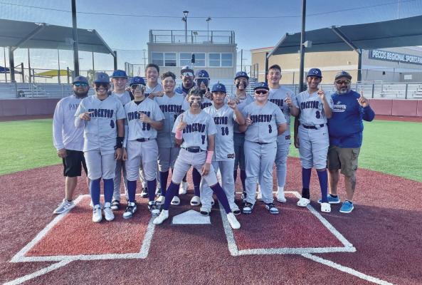 Fort Stockton Senior League poses after their Sectionals Championship Game. Photo by Fort Stockton Recreation