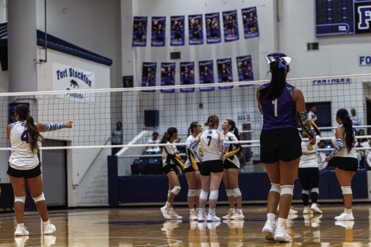 Prowlers Varsity Volleyball Photo by Alejandro Fernandez, Tumbleweed+